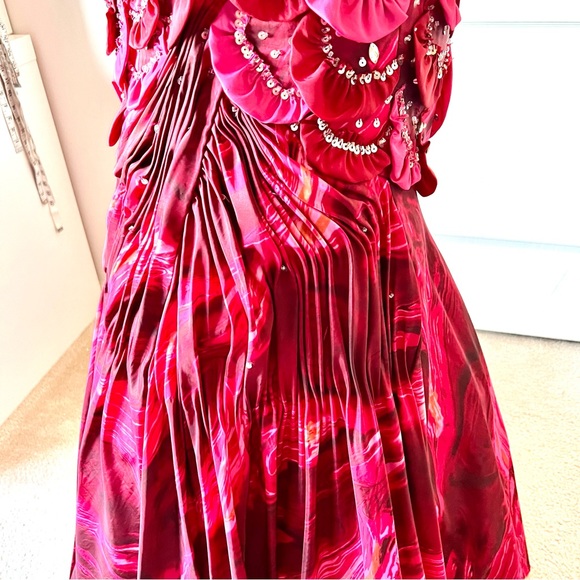 TONY BOWLS Paris 3D Floral Sequin Beaded Mermaid Pageant Prom Gown—SZ. 4 - Picture 8 of 17